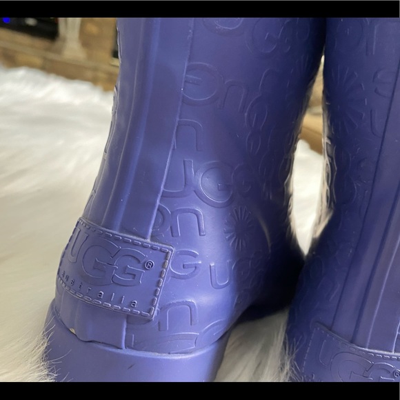 UGG Rain Boots - Picture 3 of 4
